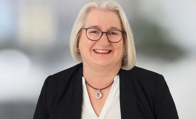 Frau Christine Halfstad