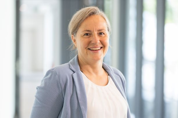 Frau Katja Hertel