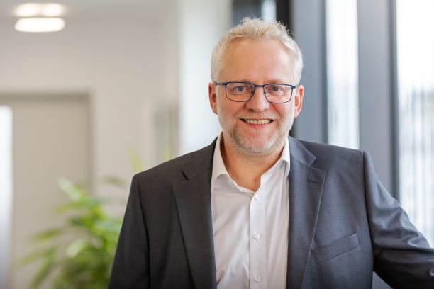 Herr Dr. Ulrich Schulze